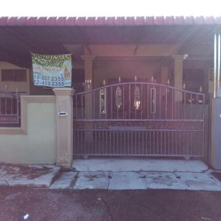 Deenaz Utara Homestay Άλορ Σταρ Εξωτερικό φωτογραφία