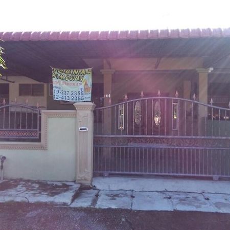 Deenaz Utara Homestay Άλορ Σταρ Εξωτερικό φωτογραφία