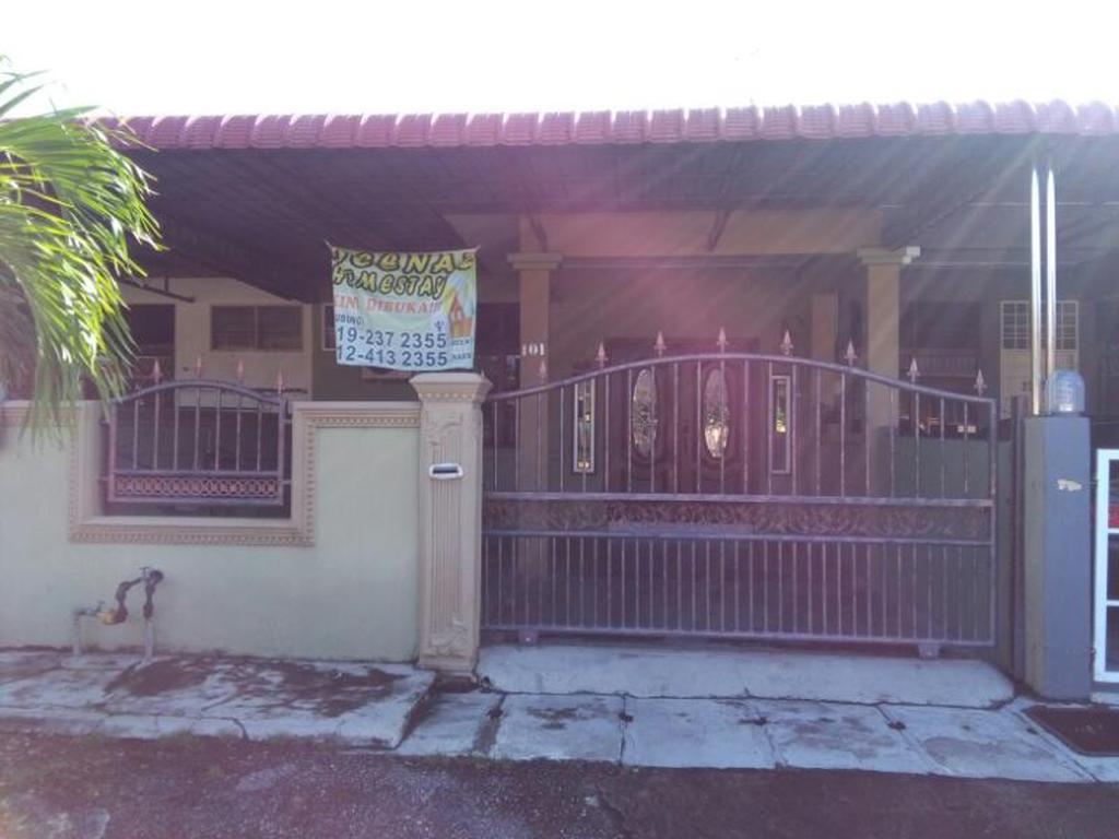 Deenaz Utara Homestay Άλορ Σταρ Εξωτερικό φωτογραφία